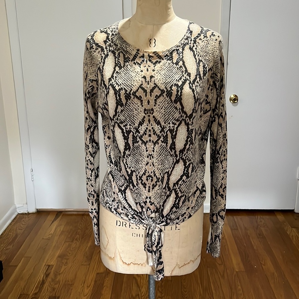 Super Cute Snakeskin Print Sweater SZ L 😍 , Same Day Ship 💗